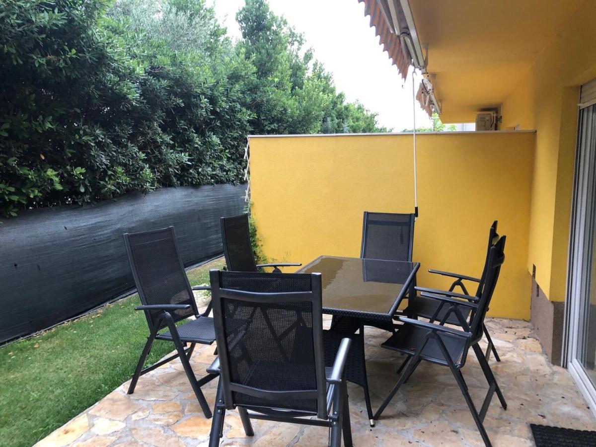 Spacious Apartment Close To The Sea In Kastel Luksic Kaštela Eksteriør bilde