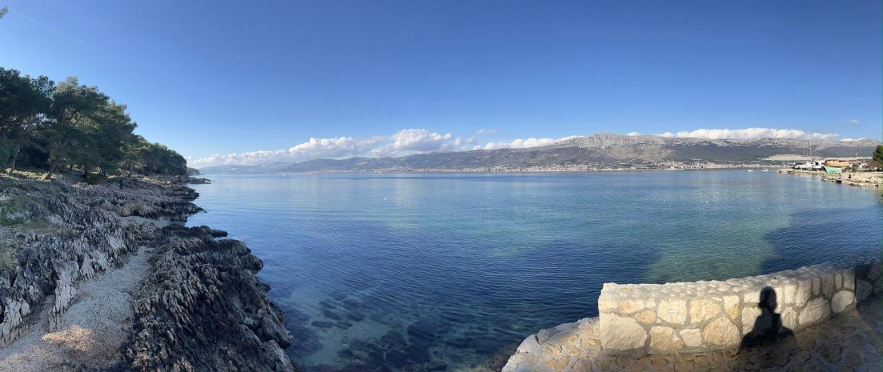 Spacious Apartment Close To The Sea In Kastel Luksic Kaštela Eksteriør bilde