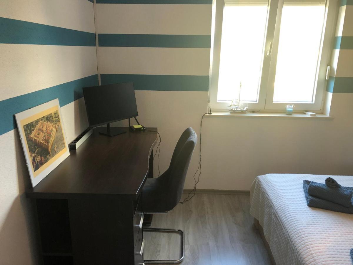 Spacious Apartment Close To The Sea In Kastel Luksic Kaštela Eksteriør bilde